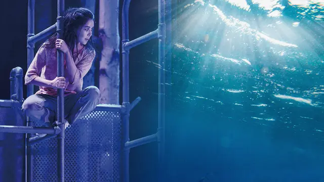 물속에서 숨 참기, 좁은 곳에 몸 구겨넣기... 이 연극, 극기훈련인 줄?