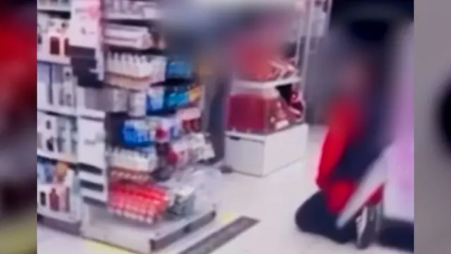 다이소 '무릎 사과' 사건 그 후...고객 갑질, 그냥 참아라?