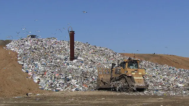 코앞 다가온 수도권 '직매립 금지'…66곳 중 26곳 아직 소각장 입찰 공고도 안 띄워