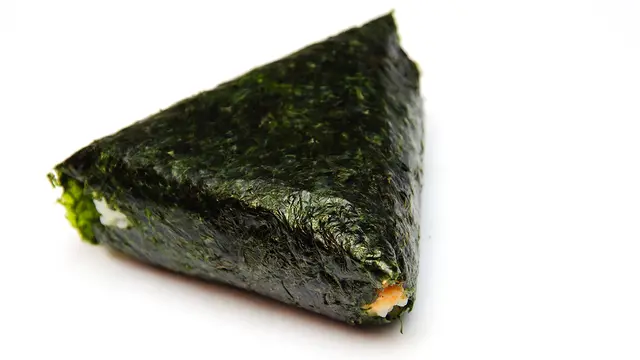삼각김밥은 100만 개 팔리는데…4천 원 김밥집이 문 닫는 이유