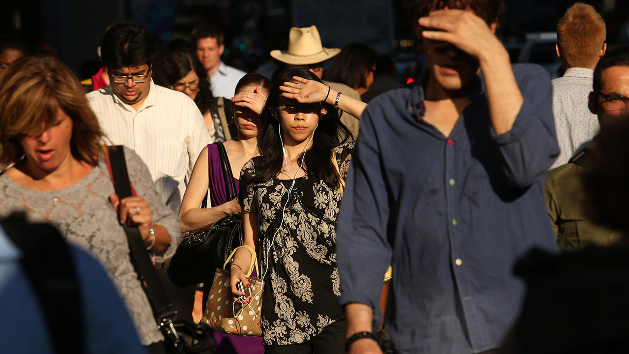 미국에서 화씨 100도(섭씨 37.8도)를 넘는 기록적인 무더위 못지않게 사망자가 많이 발생하는 기온대는 다음 중 어느 것인가?