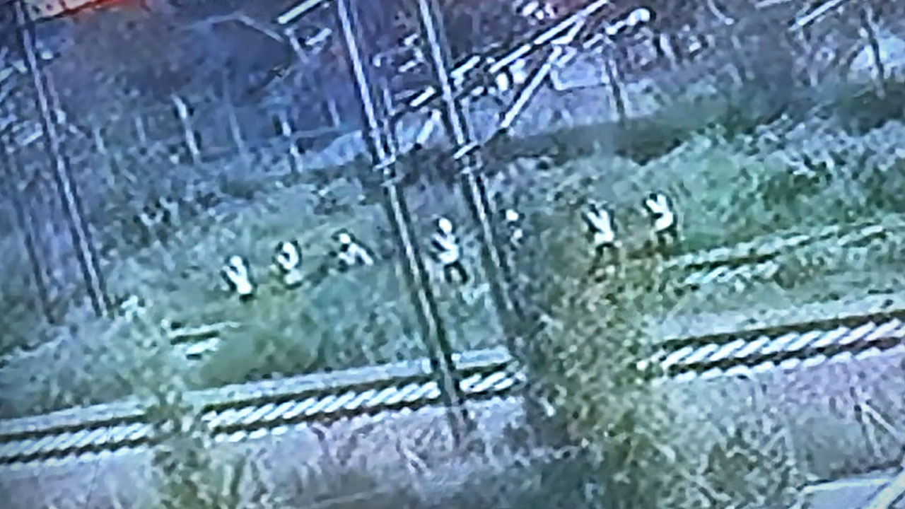 스프가 고른 <8뉴스> : 몸 피할 공간도 없었다…"7명 줄줄이" 사고 직전 CCTV 공개